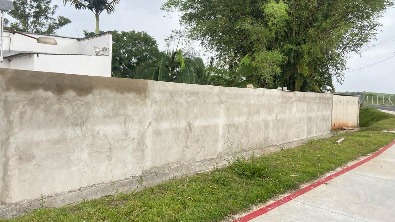 Execução de muro de divisa